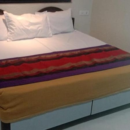 Shraddha Hotel مومباي المظهر الخارجي الصورة
