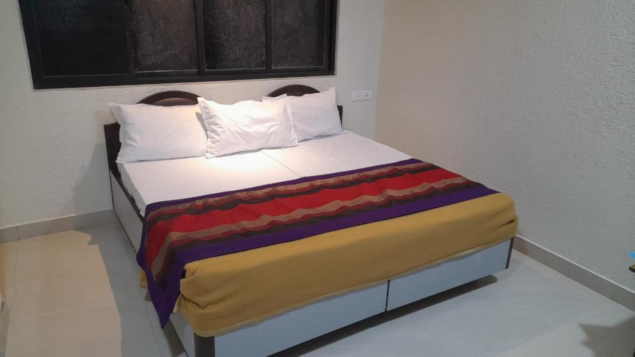 Shraddha Hotel مومباي المظهر الخارجي الصورة